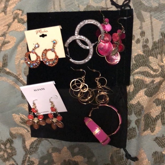 6 set of earrings - Picture 1 of 7